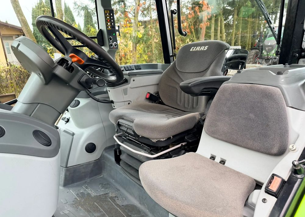 Tracteur agricole Claas Arion 440