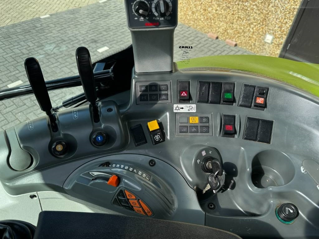 Tracteur agricole Claas Arion 450 CIS