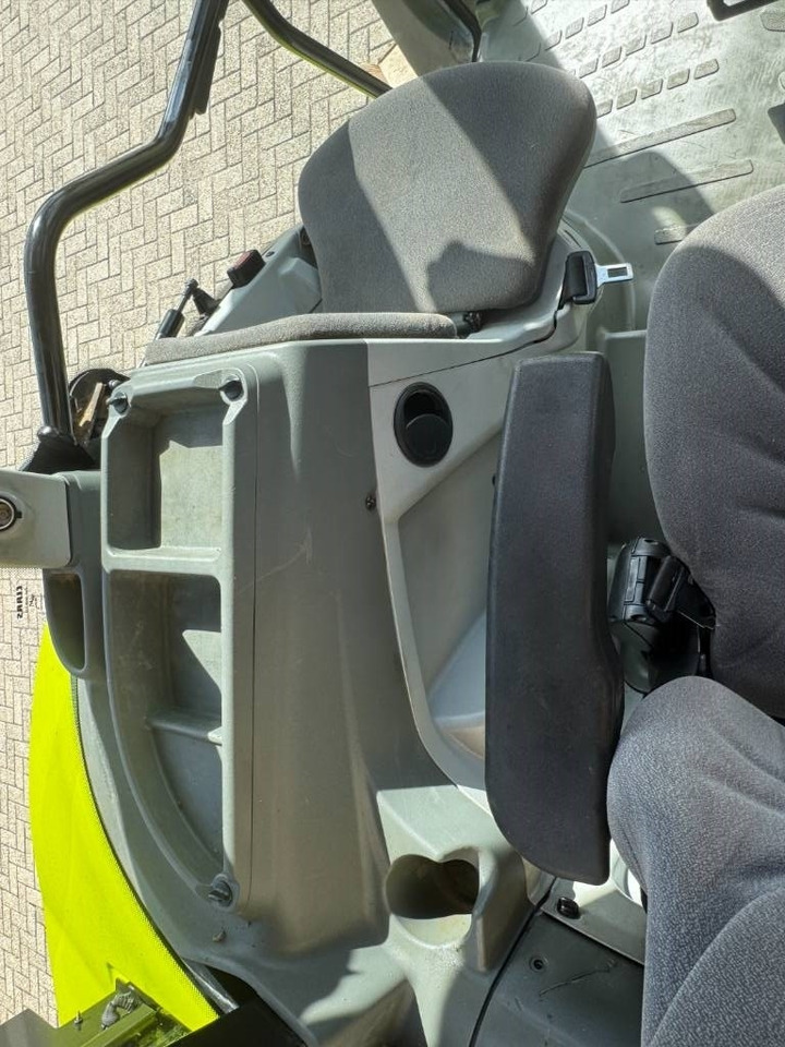 Tracteur agricole Claas Arion 450 CIS