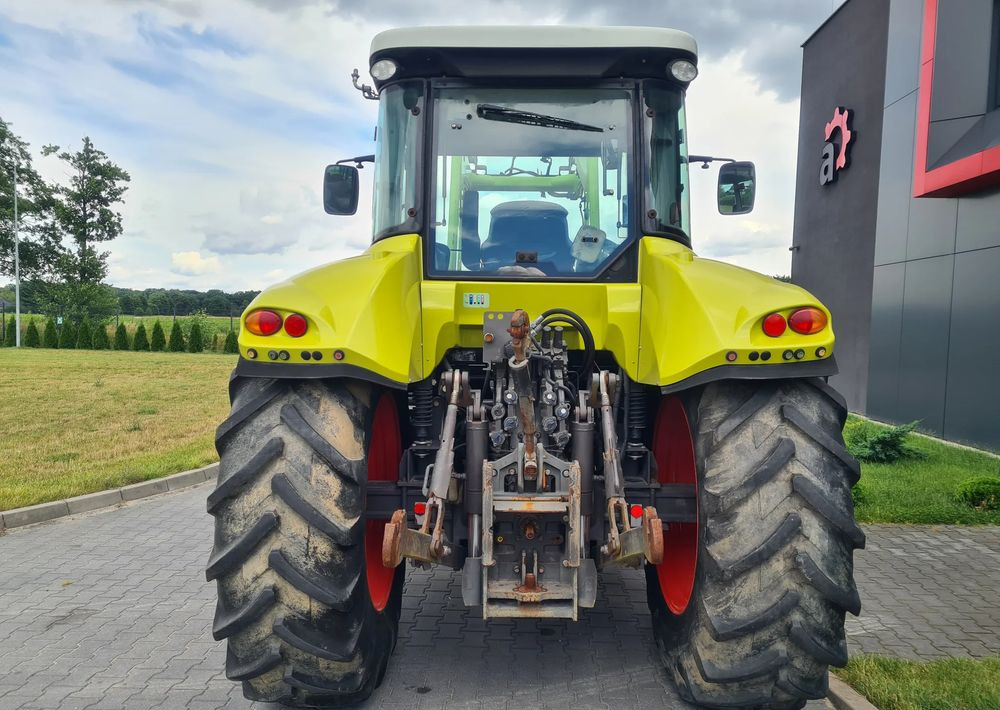 Tracteur agricole Claas Arion 530