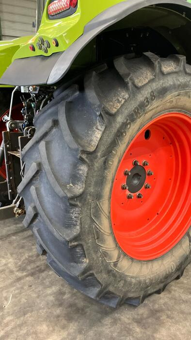 Tracteur agricole Claas Arion 540