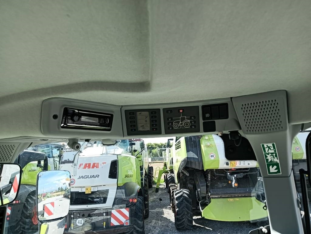 Tracteur agricole Claas Arion 550 Cmatic