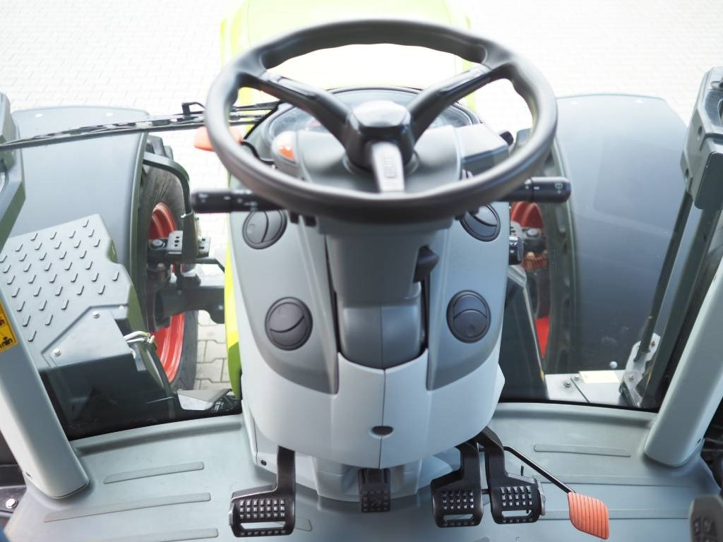 Tracteur agricole Claas Arion 610 CIS