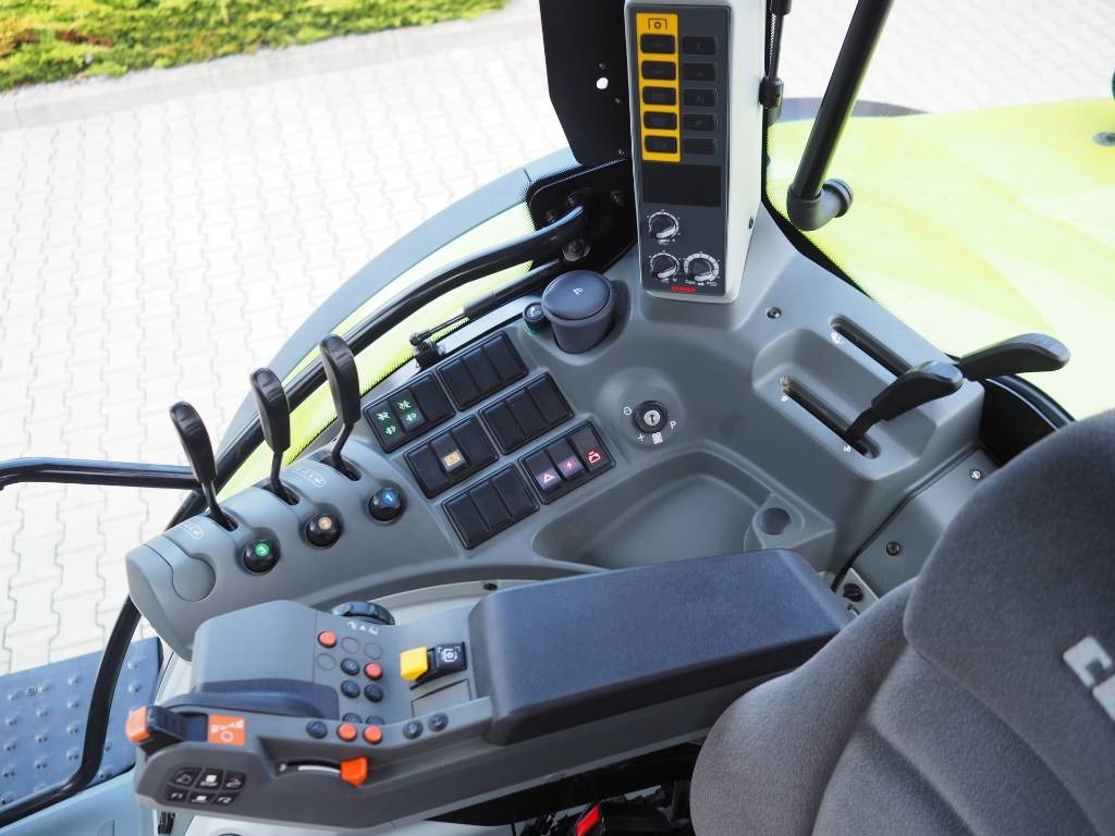 Tracteur agricole Claas Arion 610 CIS