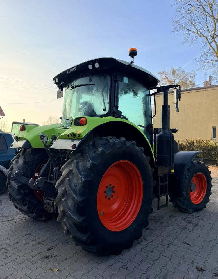 Tracteur agricole Claas Arion 610 CIS