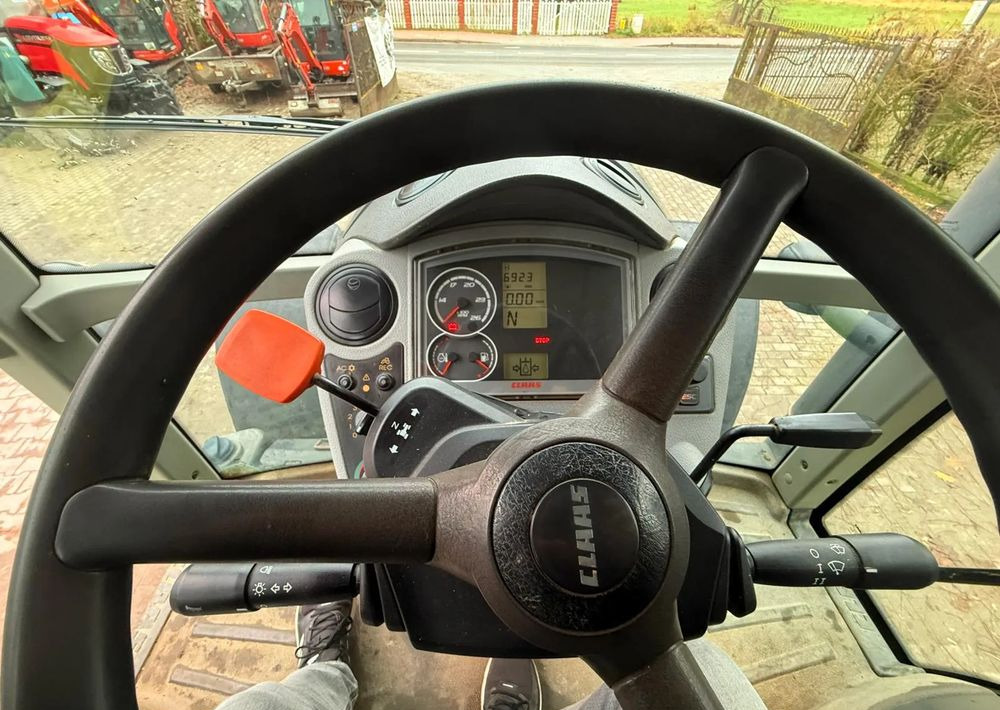 Tracteur agricole Claas Arion 620