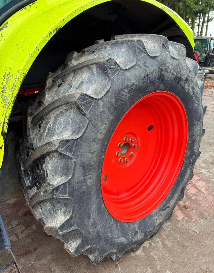 Tracteur agricole Claas Arion 620