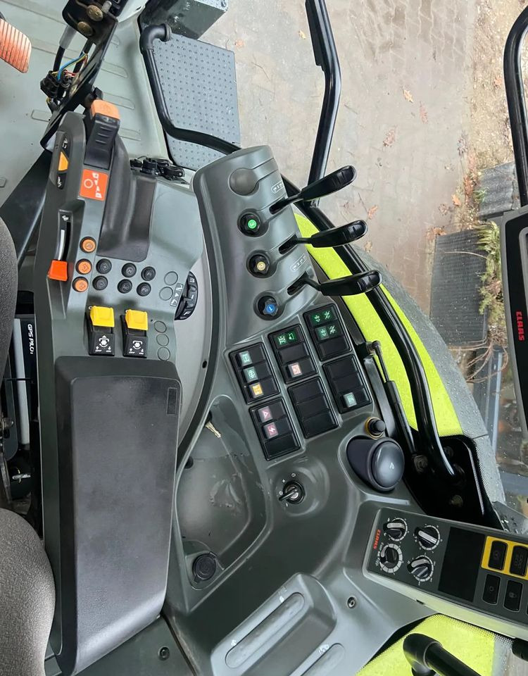 Tracteur agricole Claas Arion 620