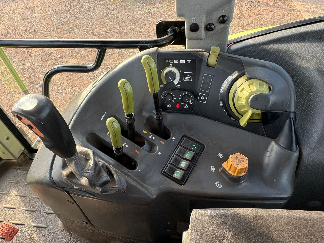Tracteur agricole Claas Arion 620C