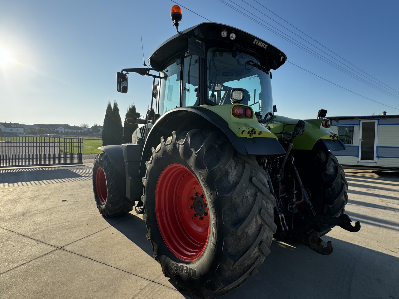 Tracteur agricole Claas Arion 640