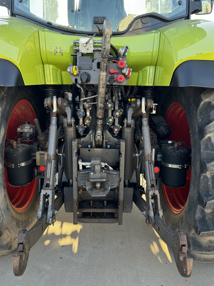 Tracteur agricole Claas Arion 640