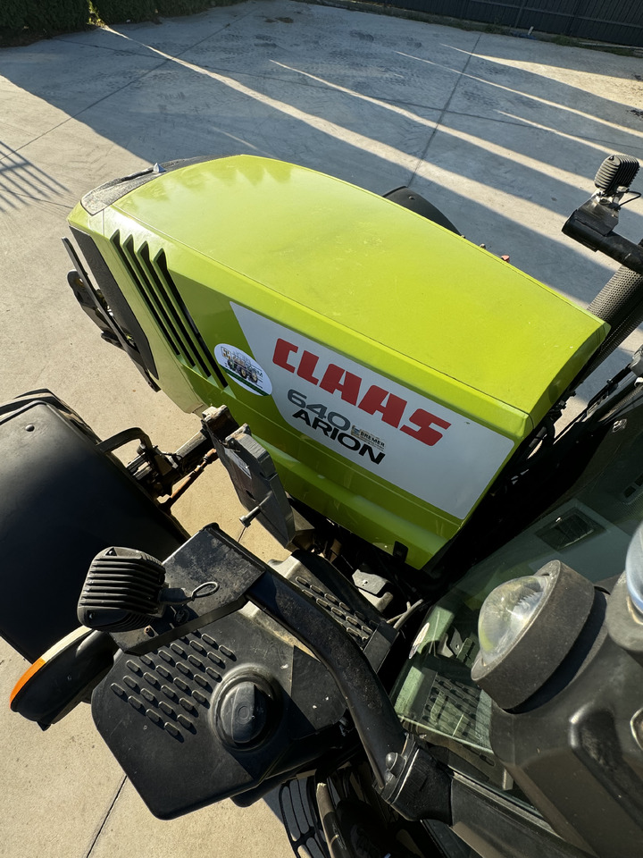 Tracteur agricole Claas Arion 640