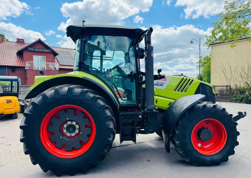 Tracteur agricole Claas Arion 640