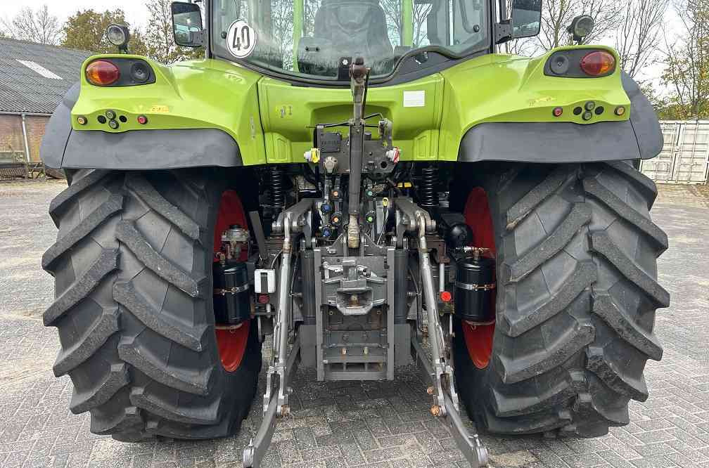 Tracteur agricole Claas Arion 640 cis, lucht, frontlader