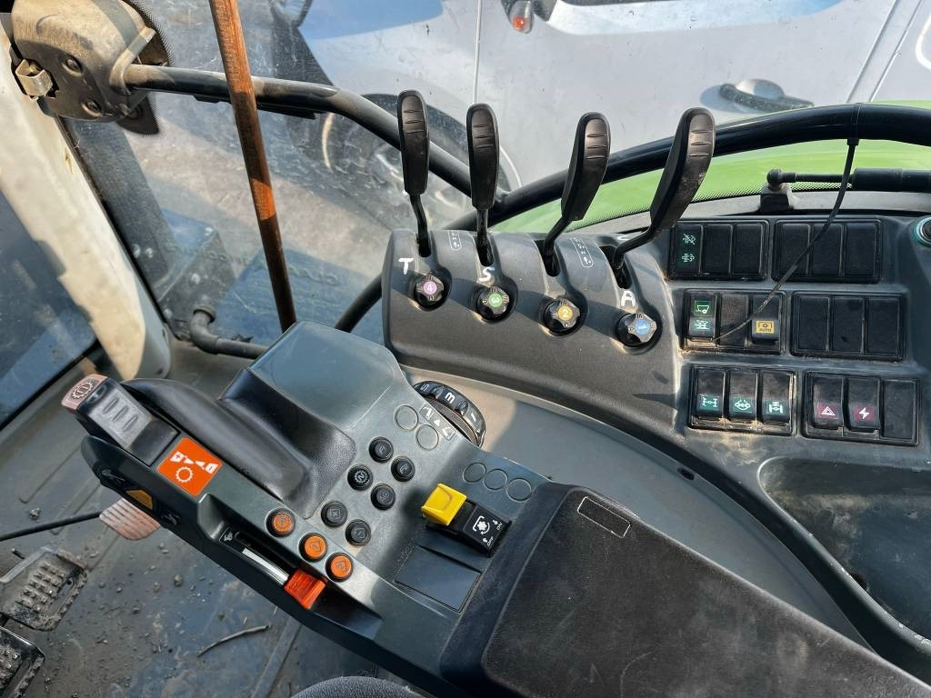 Tracteur agricole Claas Arion 650