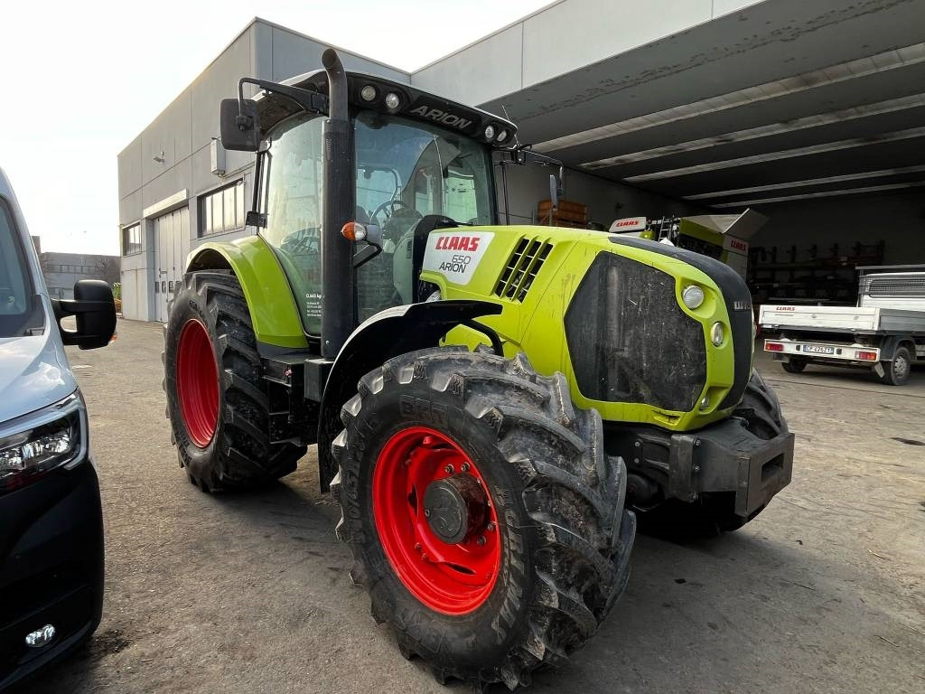 Tracteur agricole Claas Arion 650