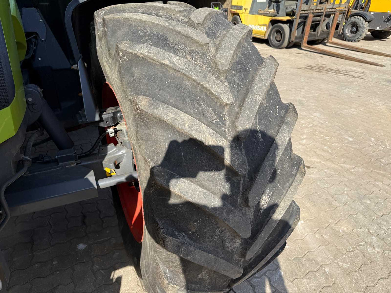 Tracteur agricole Claas Arion 650
