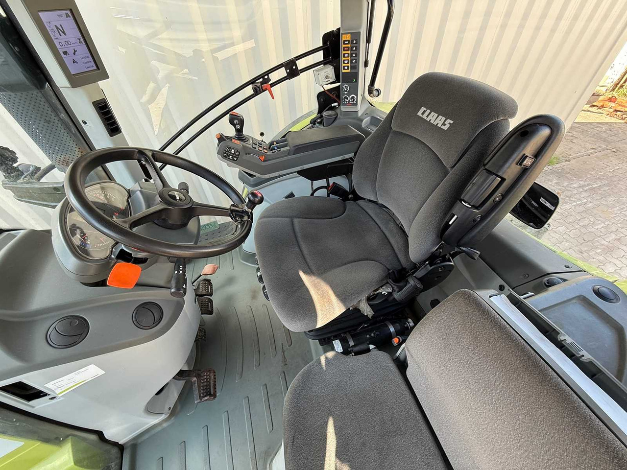 Tracteur agricole Claas Arion 650