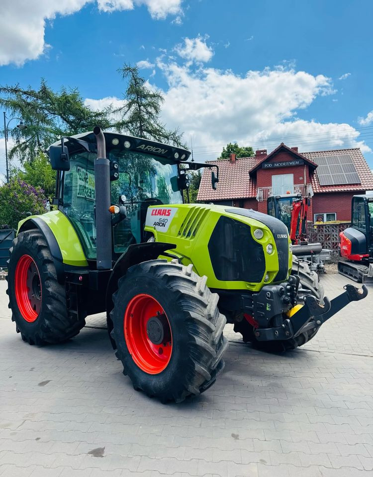 Tracteur agricole Claas Arion 650 CEBIS