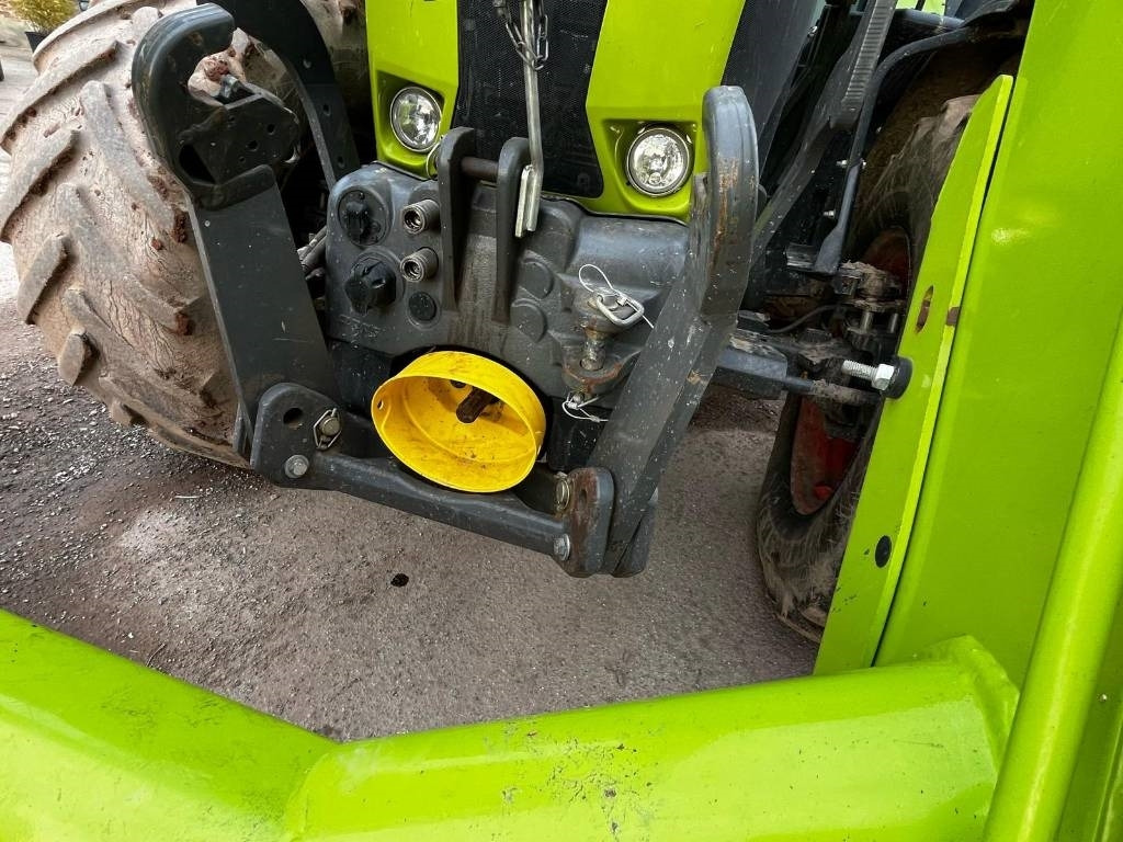 Tracteur agricole Claas Arion 650 Cmatic