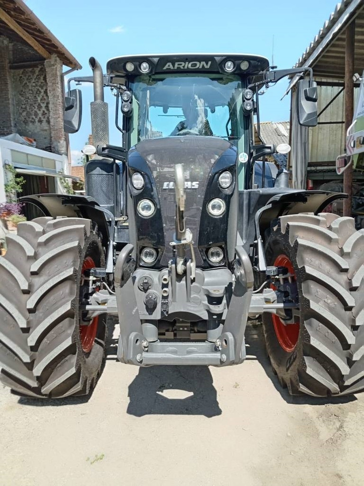 Tracteur agricole Claas Arion 660 CMATIC