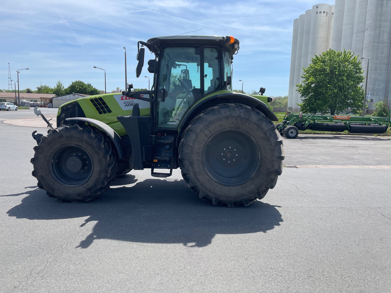 Tracteur agricole Claas Arion 660 C-matic