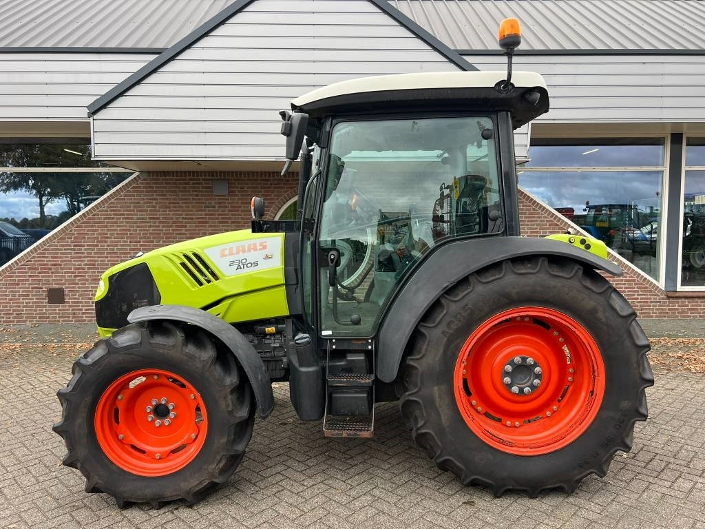 Tracteur agricole Claas Atos 230