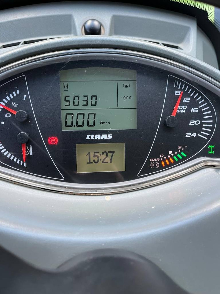 Tracteur agricole Claas Axion 800 CIS