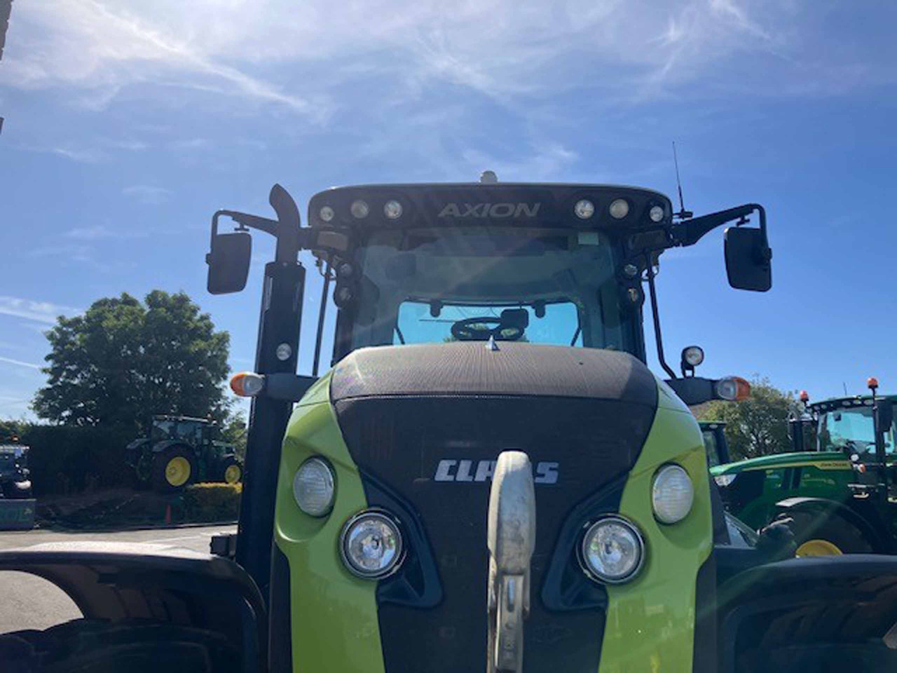 Tracteur agricole Claas Axion 810