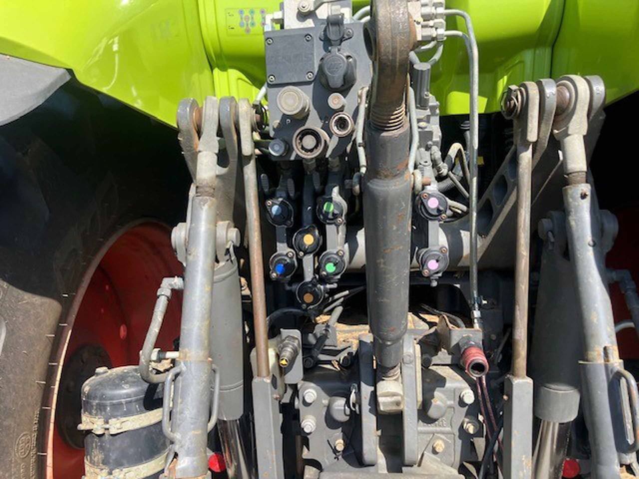 Tracteur agricole Claas Axion 810