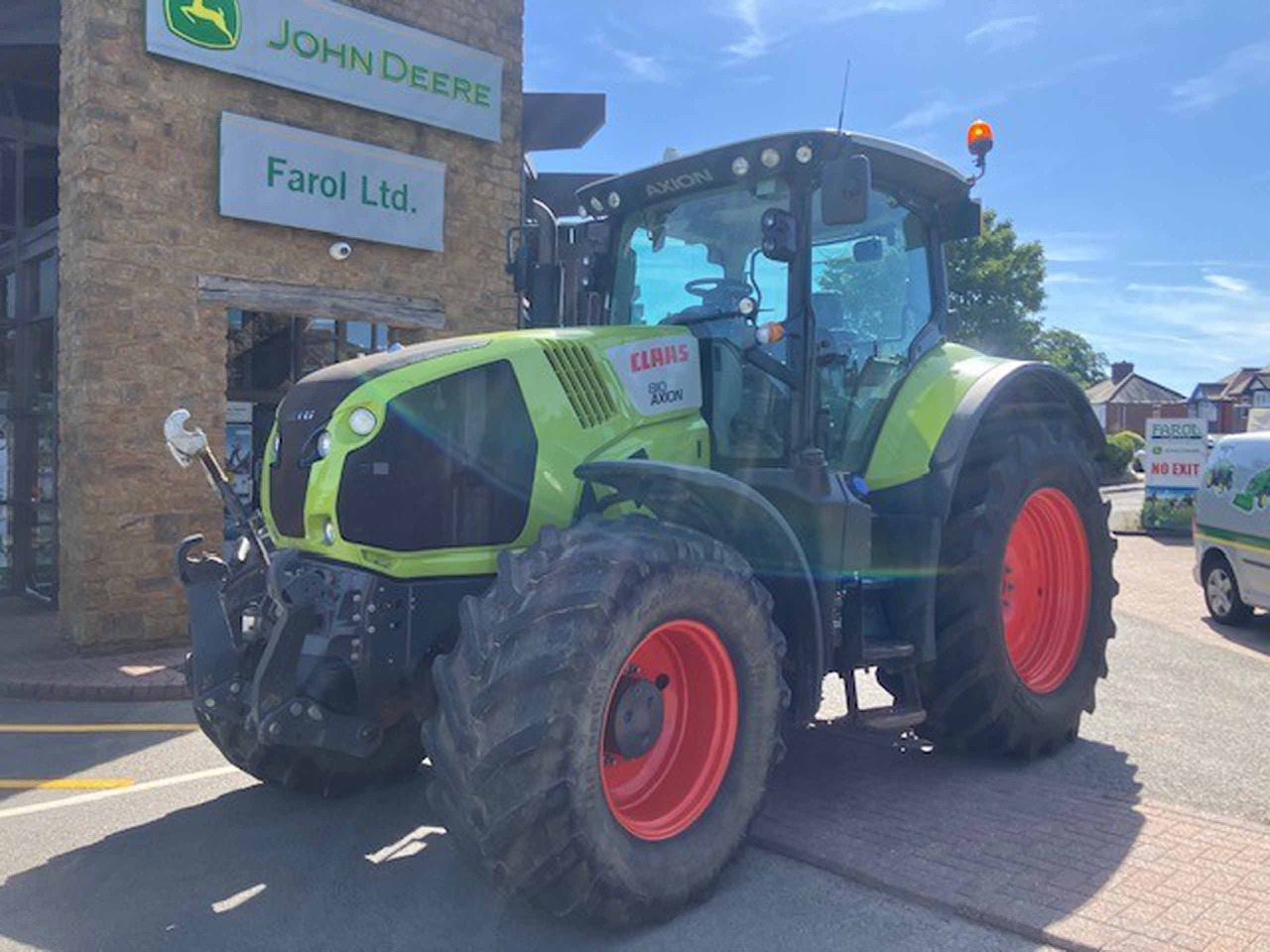 Tracteur agricole Claas Axion 810