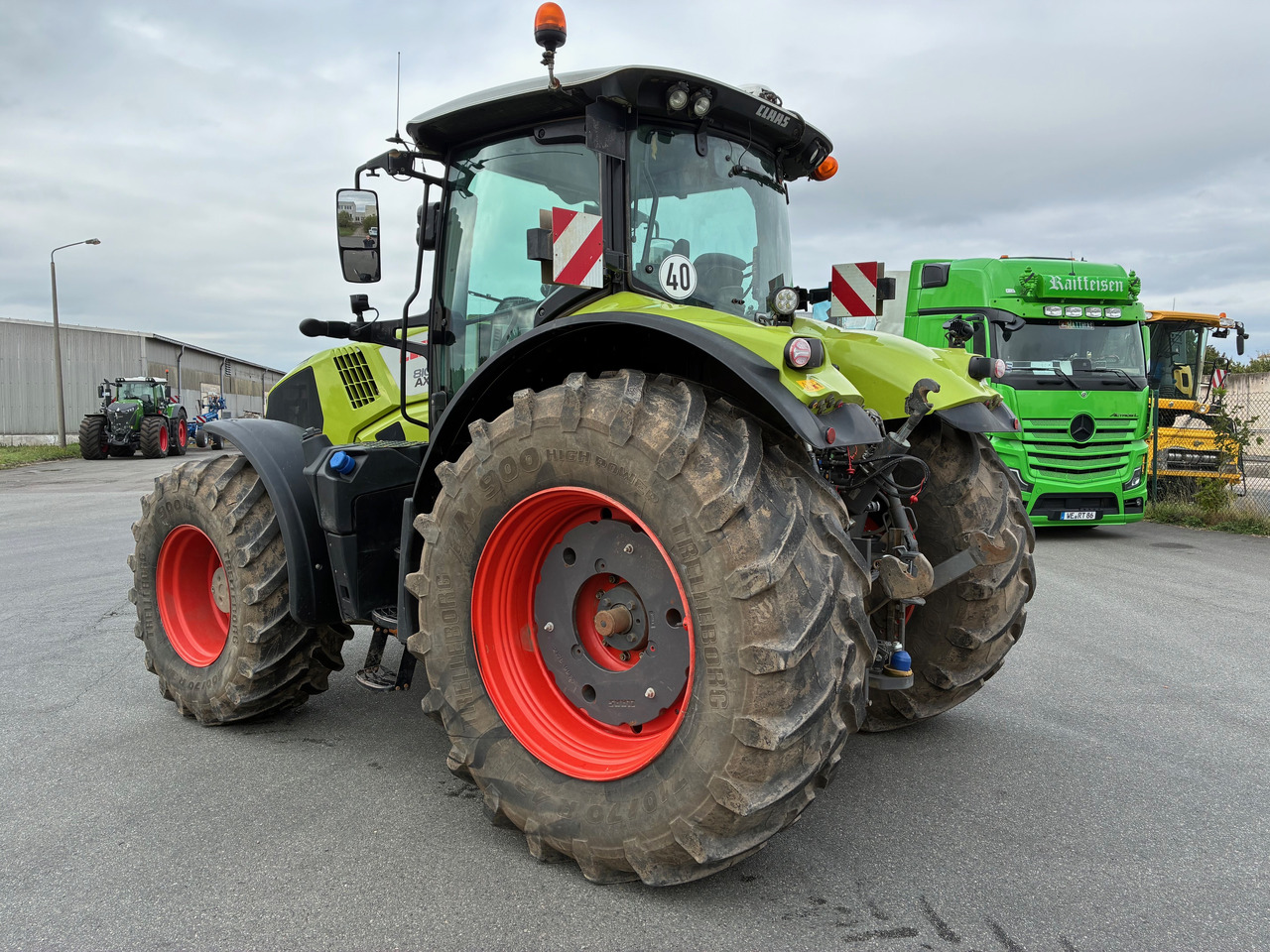 Tracteur agricole Claas Axion 810