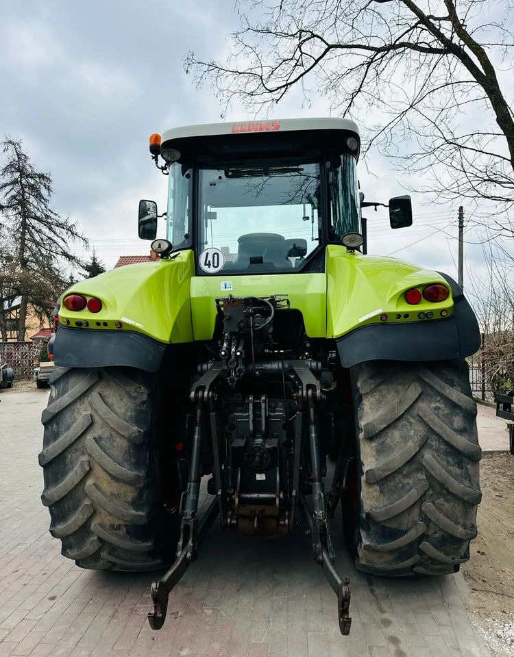 Tracteur agricole Claas Axion 810