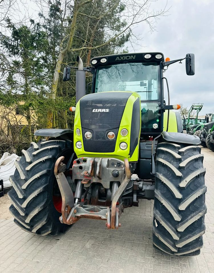 Tracteur agricole Claas Axion 810
