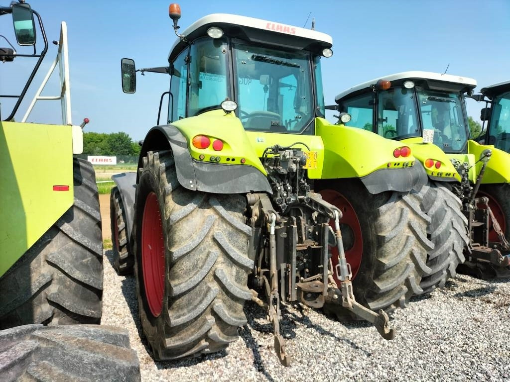 Tracteur agricole Claas Axion 810 CIS