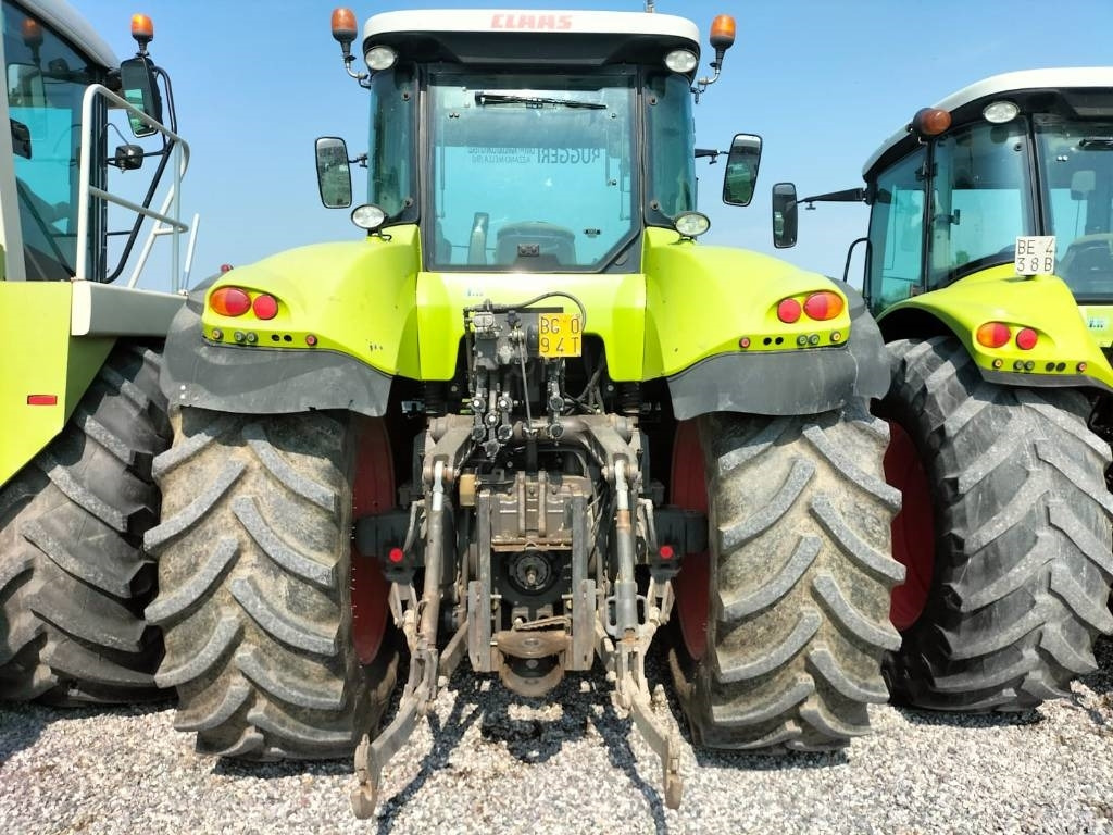 Tracteur agricole Claas Axion 810 CIS