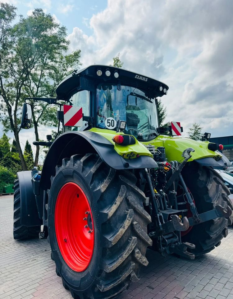 Tracteur agricole Claas Axion 810 CMATIC