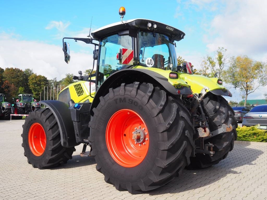 Tracteur agricole Claas Axion 810 Cmatic