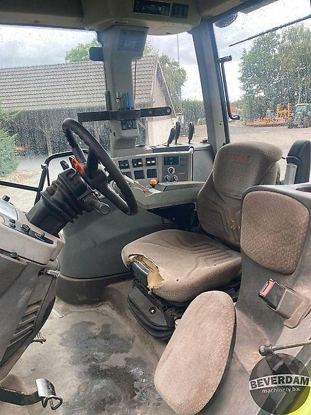 Tracteur agricole Claas Axion 820