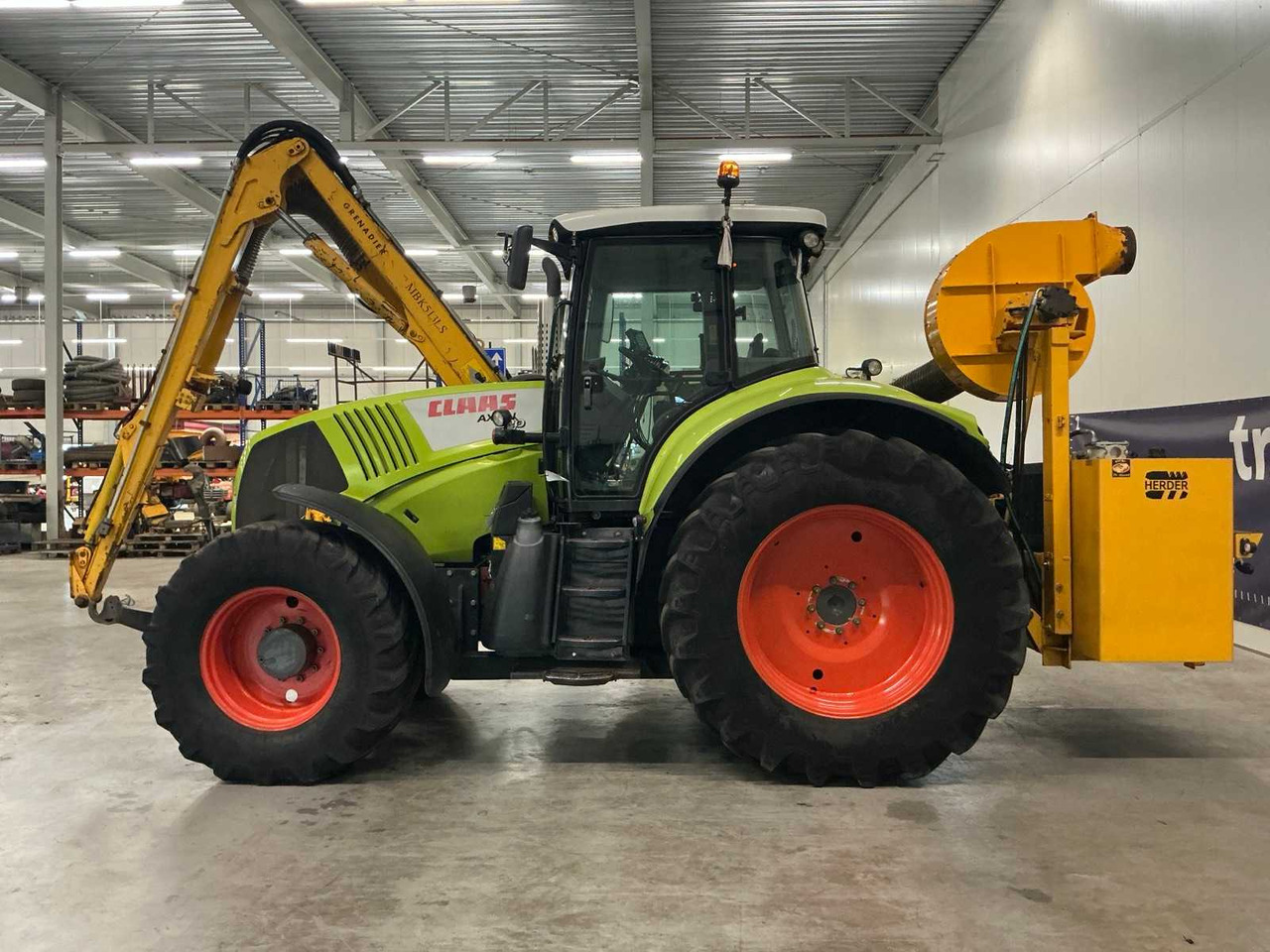 Tracteur agricole Claas Axion 820