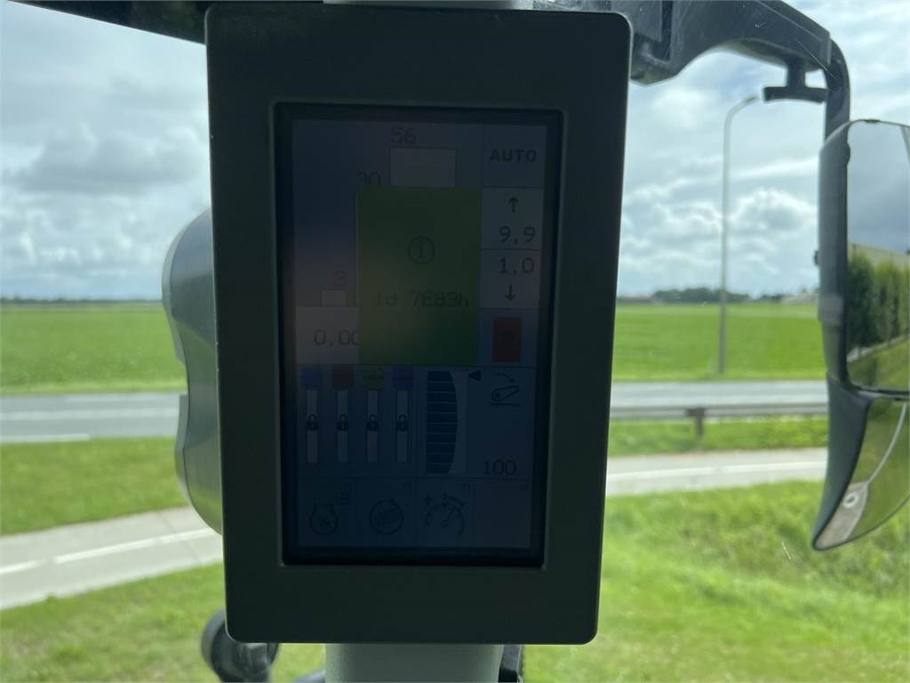 Tracteur agricole Claas Axion 830