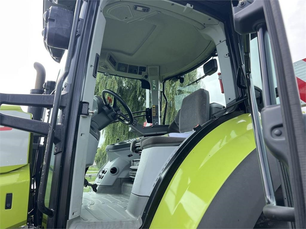 Tracteur agricole Claas Axion 830