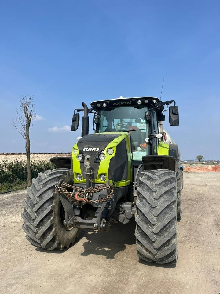 Tracteur agricole Claas Axion 830