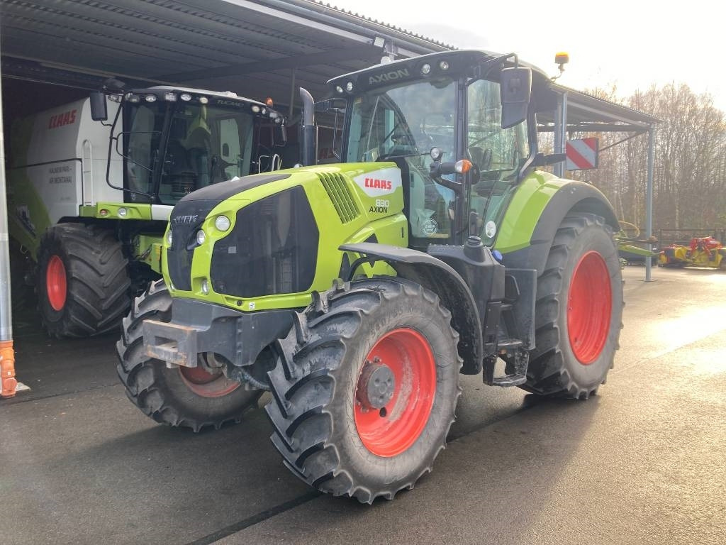 Tracteur agricole Claas Axion 830 CIS