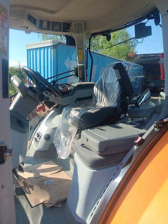 Tracteur agricole Claas Axion 830 C matic