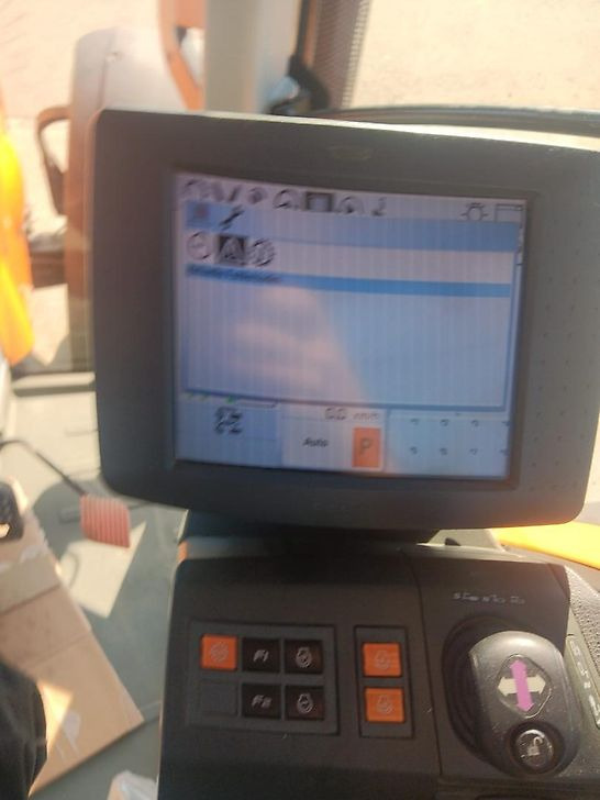 Tracteur agricole Claas Axion 830 C matic
