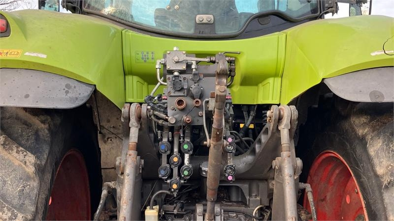 Tracteur agricole Claas Axion 830 Cebis