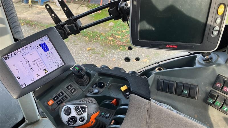 Tracteur agricole Claas Axion 830 Cebis