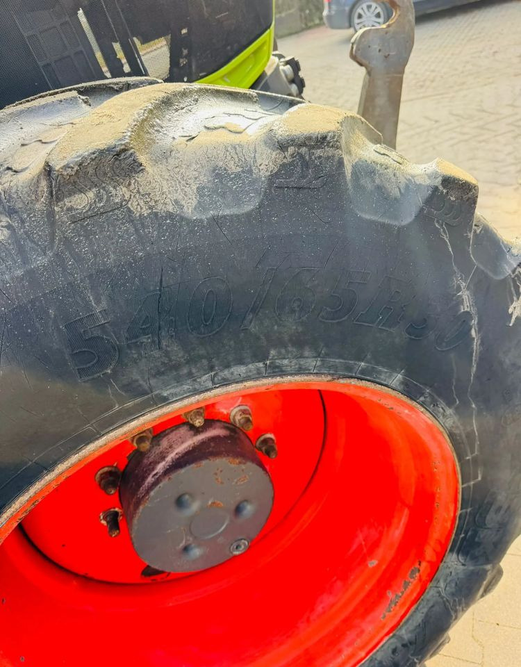 Tracteur agricole Claas Axion 830 Cebis