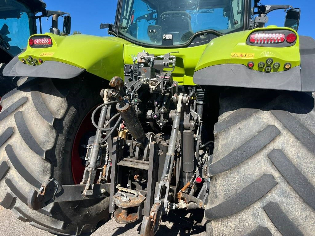Tracteur agricole Claas Axion 830 Cmatic